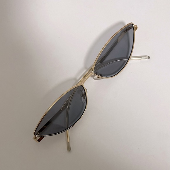 Sunglasses - Picture 1 of 5